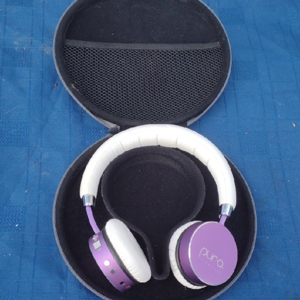 Puro Purple and White Headphones NWOT BT 2200Ss